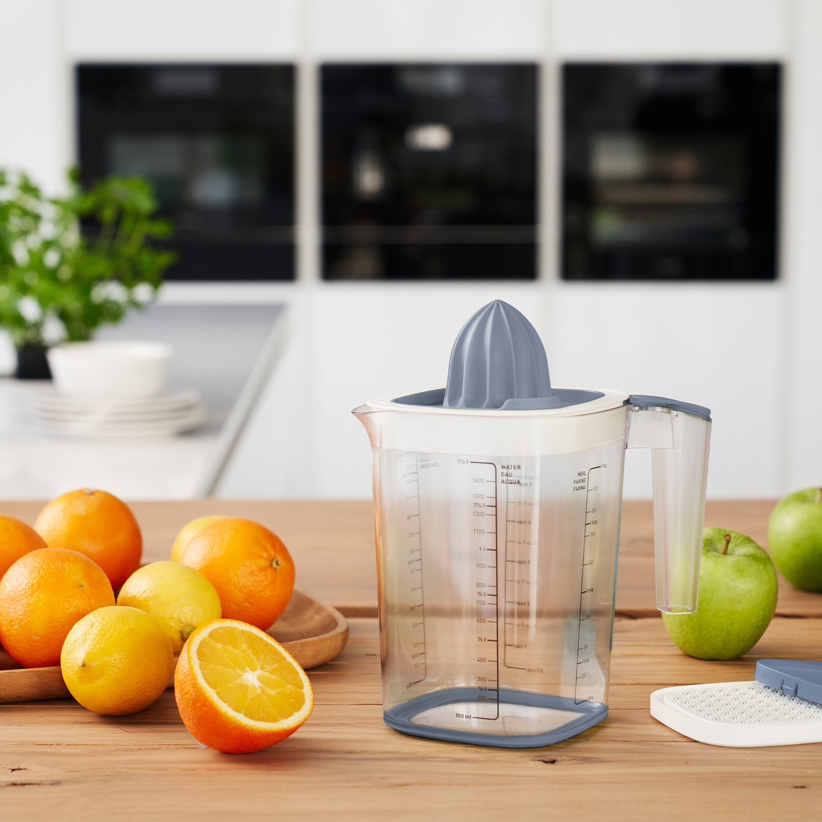 ТОВАРЫ Кувшин мерный LOFT 1,5л с соковыжималкой белый, прозрачный ROTHO 10260 в интернет-магазине meandhome.ru