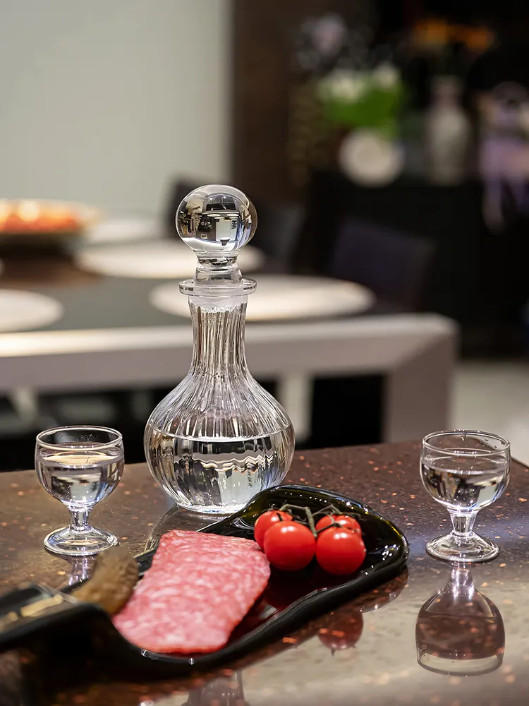 ТОВАРЫ Графин для вина 0,5л стекло рифленка 3109 НЕМАН в интернет-магазине meandhome.ru